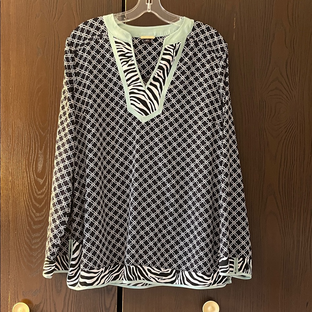Dana Buchman long sleeved black and white pattern with animal print trim.Size 14